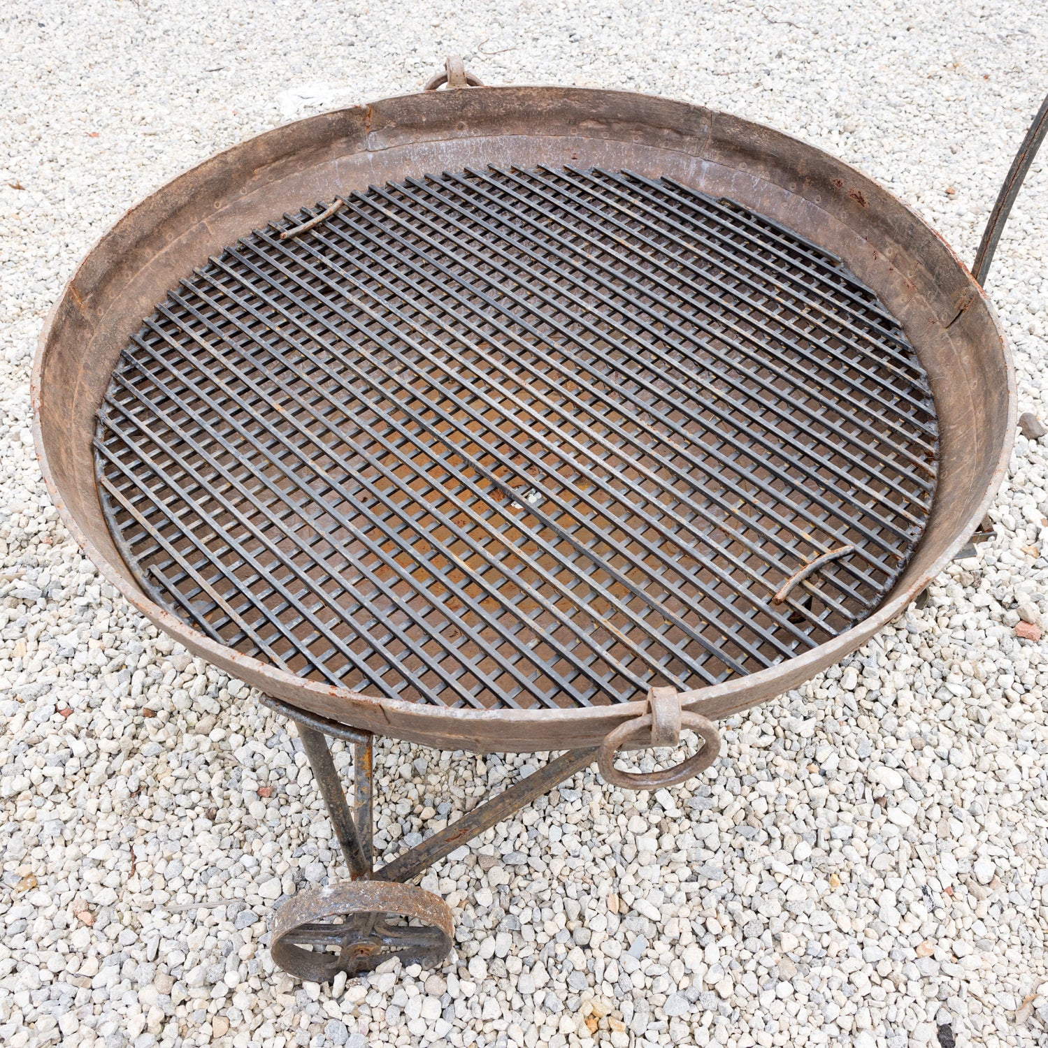 Large Cast Iron Kadai Fire Bowl or Fire Pit on Wheels, 47