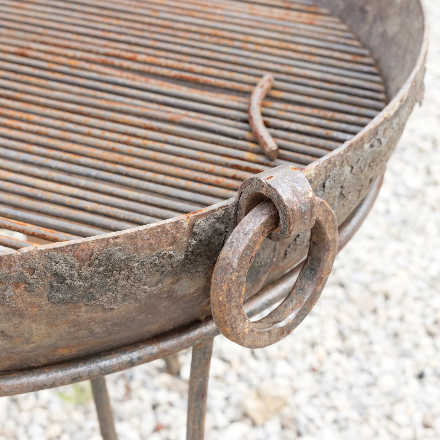 Small Cast Iron Kadai Fire Bowl or Fire Pit with Iron Hairpin Legs Base, 32.5
