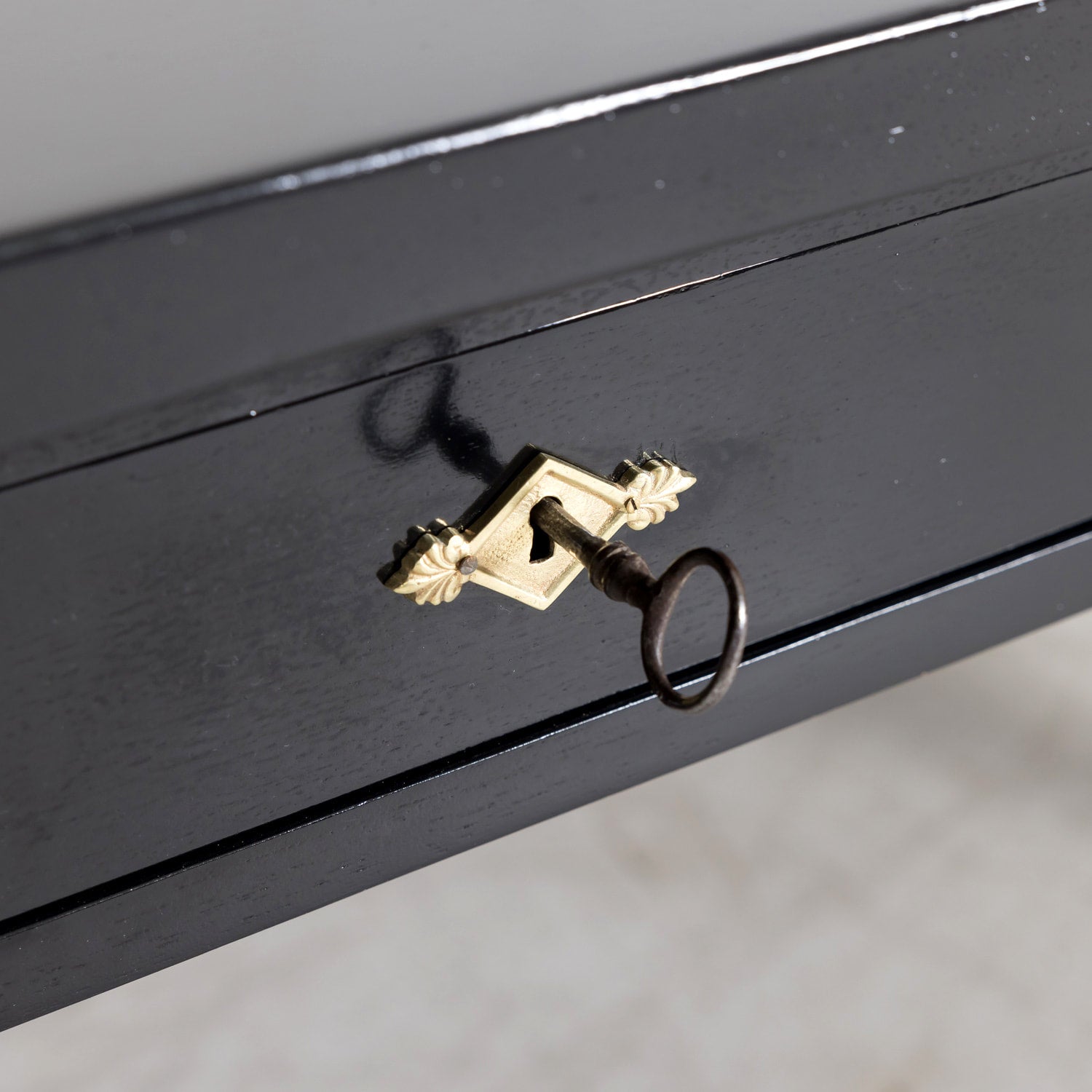 Fine Mid-20th Century Maison Jansen French Louis XVI Style Ebonized Bureau Plat or Desk