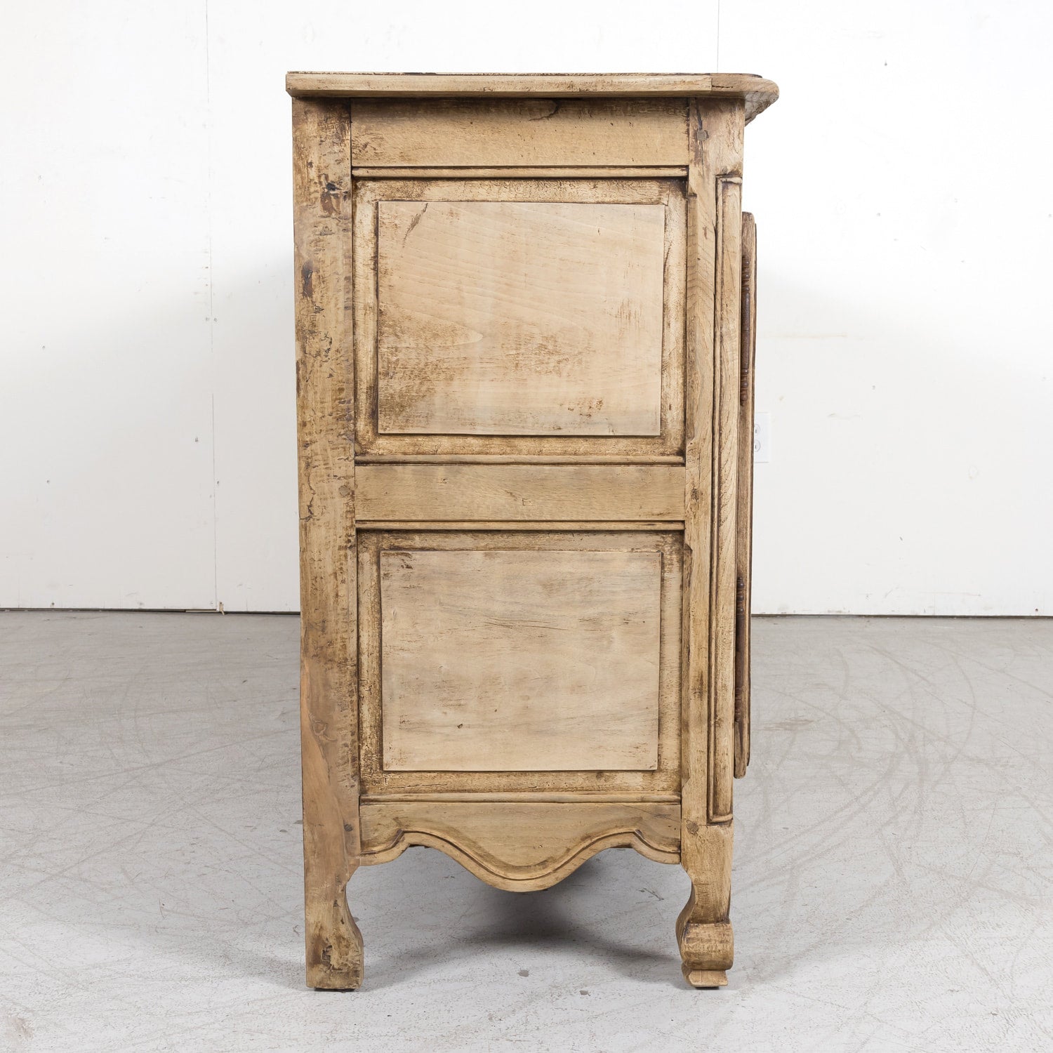 19th Century Carved French Country Louis XV Style Bleached Oak Enfilade Buffet