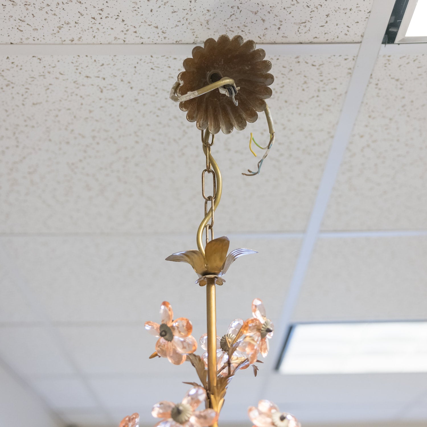 French Louis XV Style 5-Light Gilt Iron and Crystal Flower Maison Bagues Chandelier