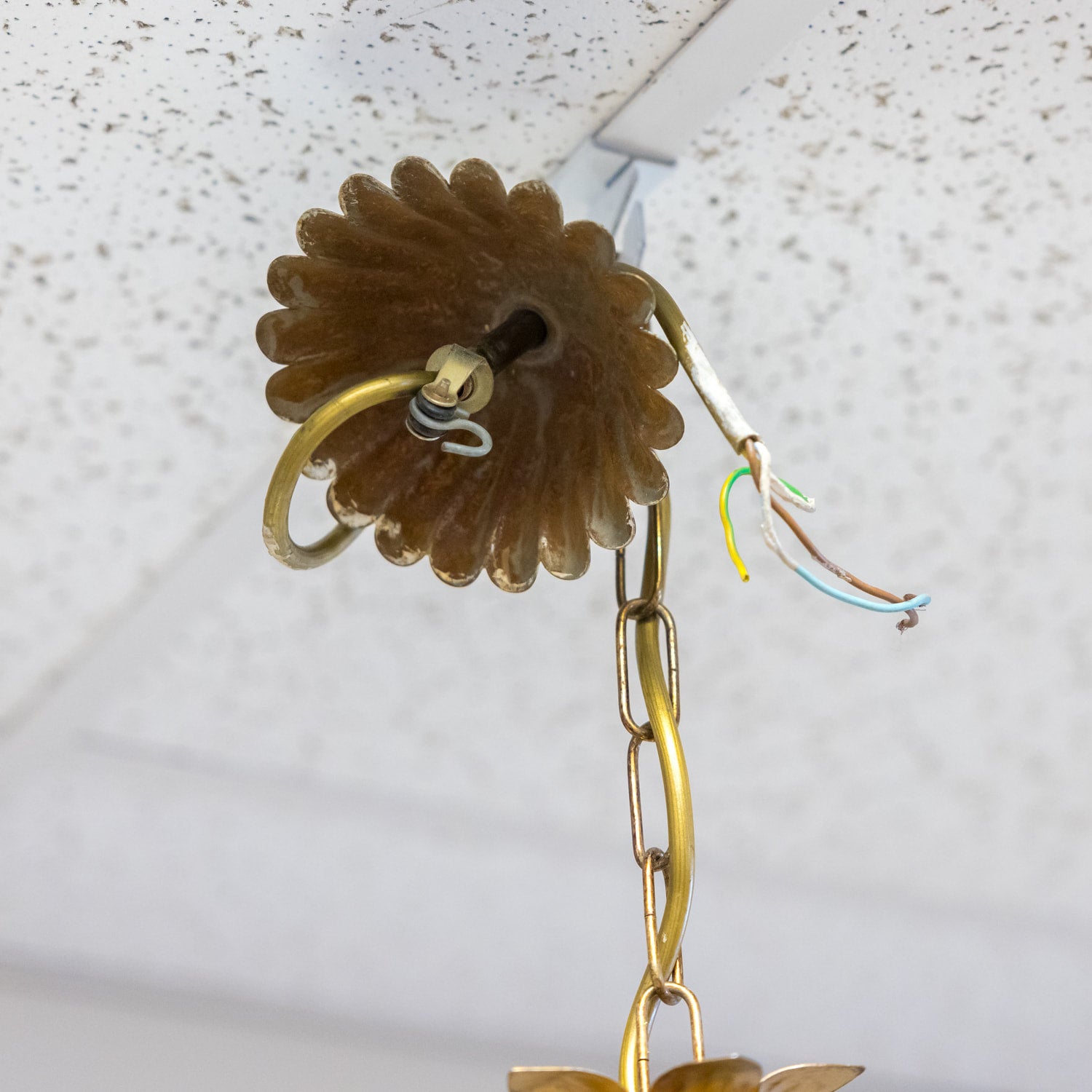 French Louis XV Style 5-Light Gilt Iron and Crystal Flower Maison Bagues Chandelier