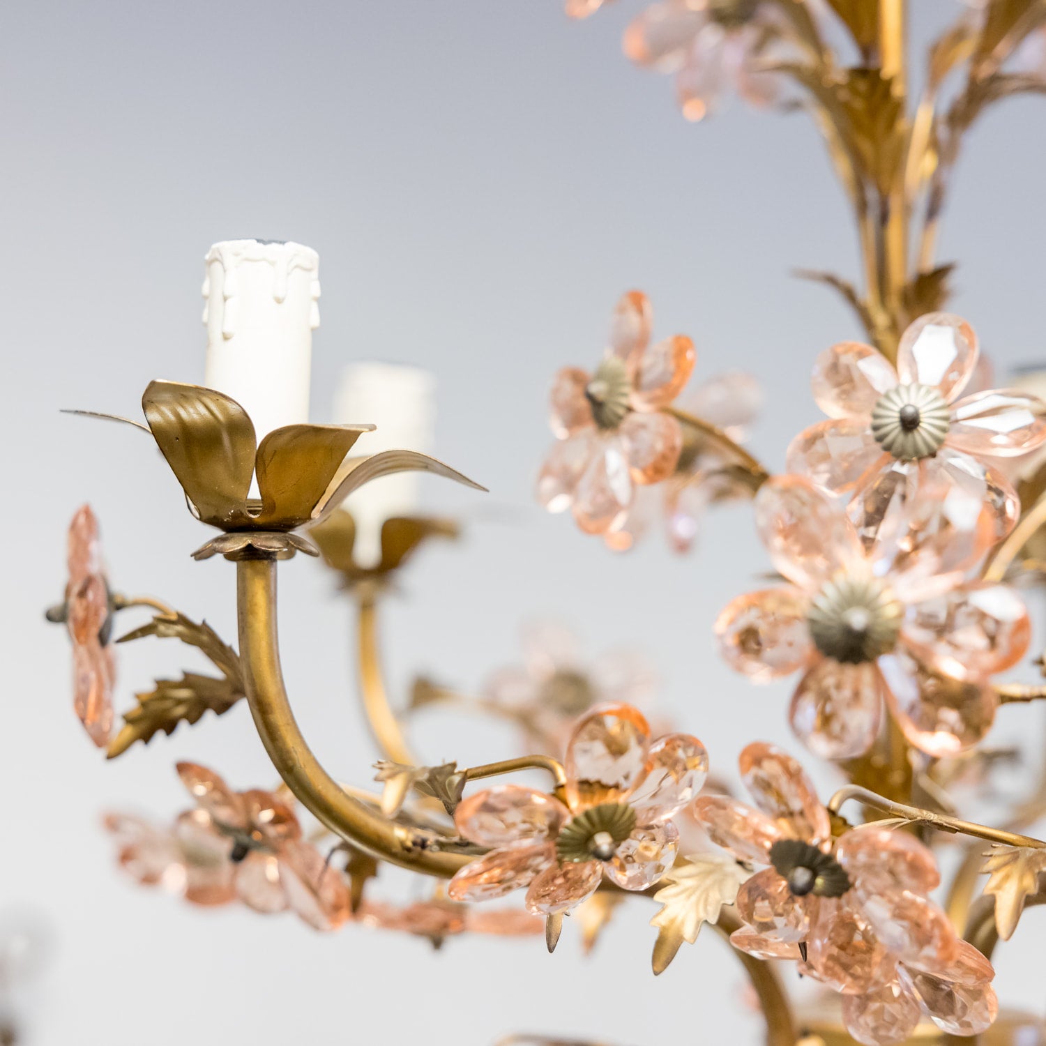 French Louis XV Style 5-Light Gilt Iron and Crystal Flower Maison Bagues Chandelier