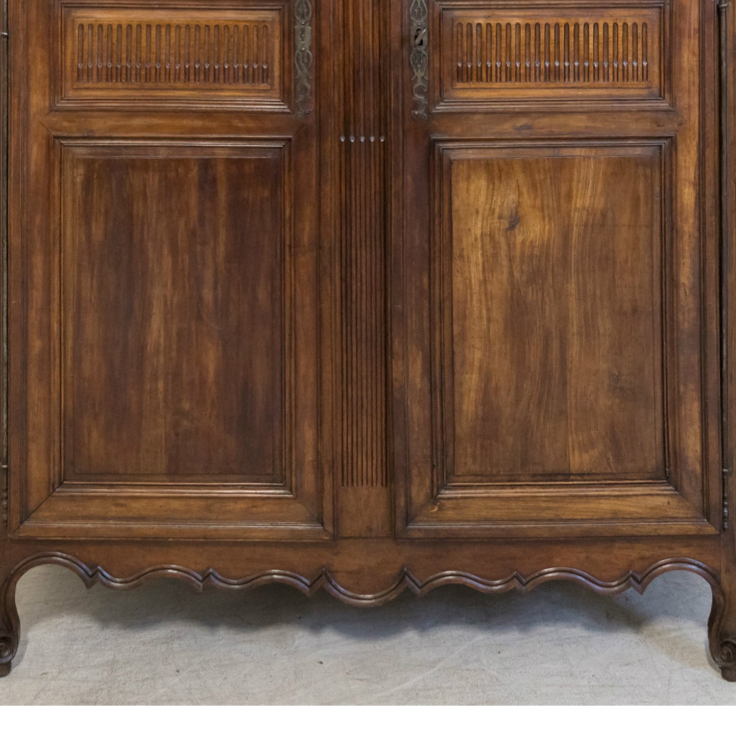 18th Century French Louis XV-Louis XVI Transition Period Walnut Bordelaise Armoire