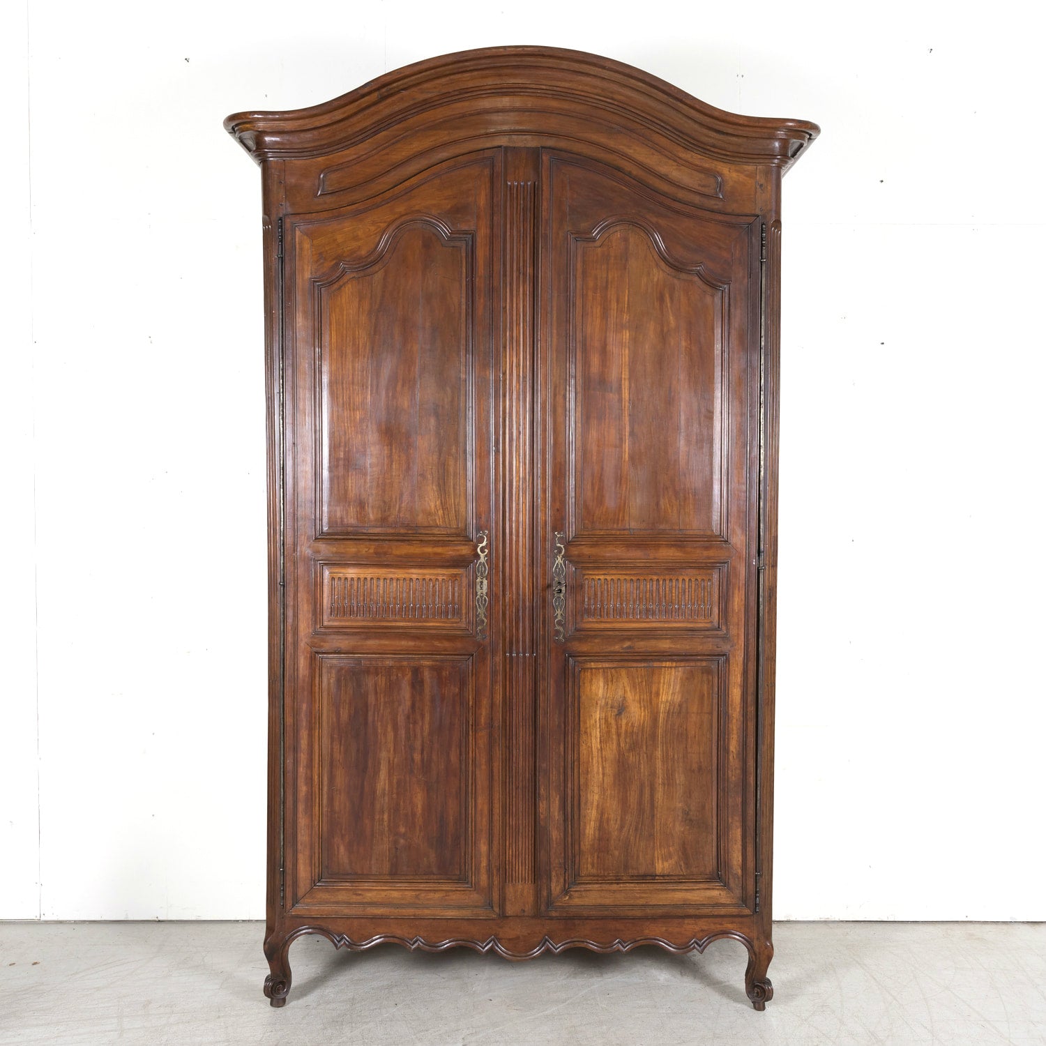 18th Century French Louis XV-Louis XVI Transition Period Walnut Bordelaise Armoire