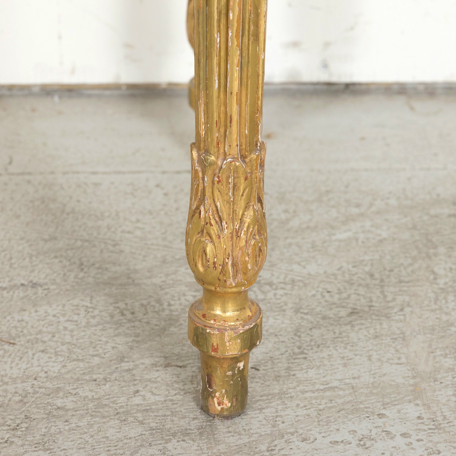 Early 20th Century French Louis XVI Style Carved Giltwood Wall Console Table with Marble Top