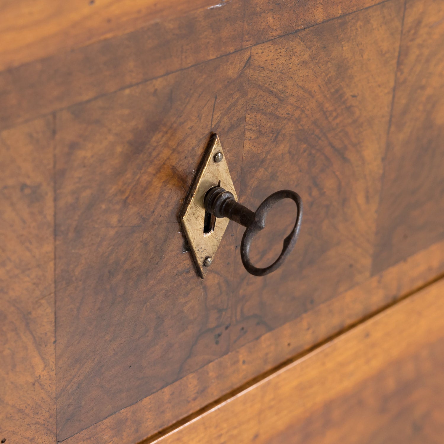 19th Century French Louis XVI Style Lyonnaise Bookmatched Burled Walnut Commode