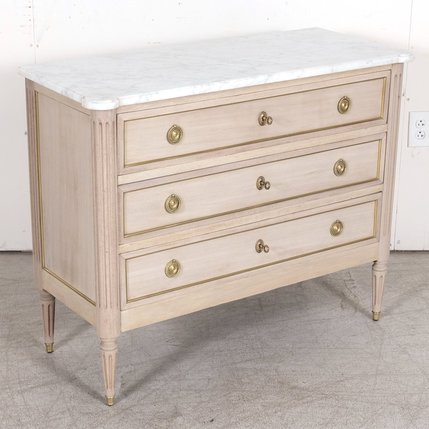 Early 20th Century French Louis XVI Style Bleached Mahogany Commode with Carrara Marble Top
