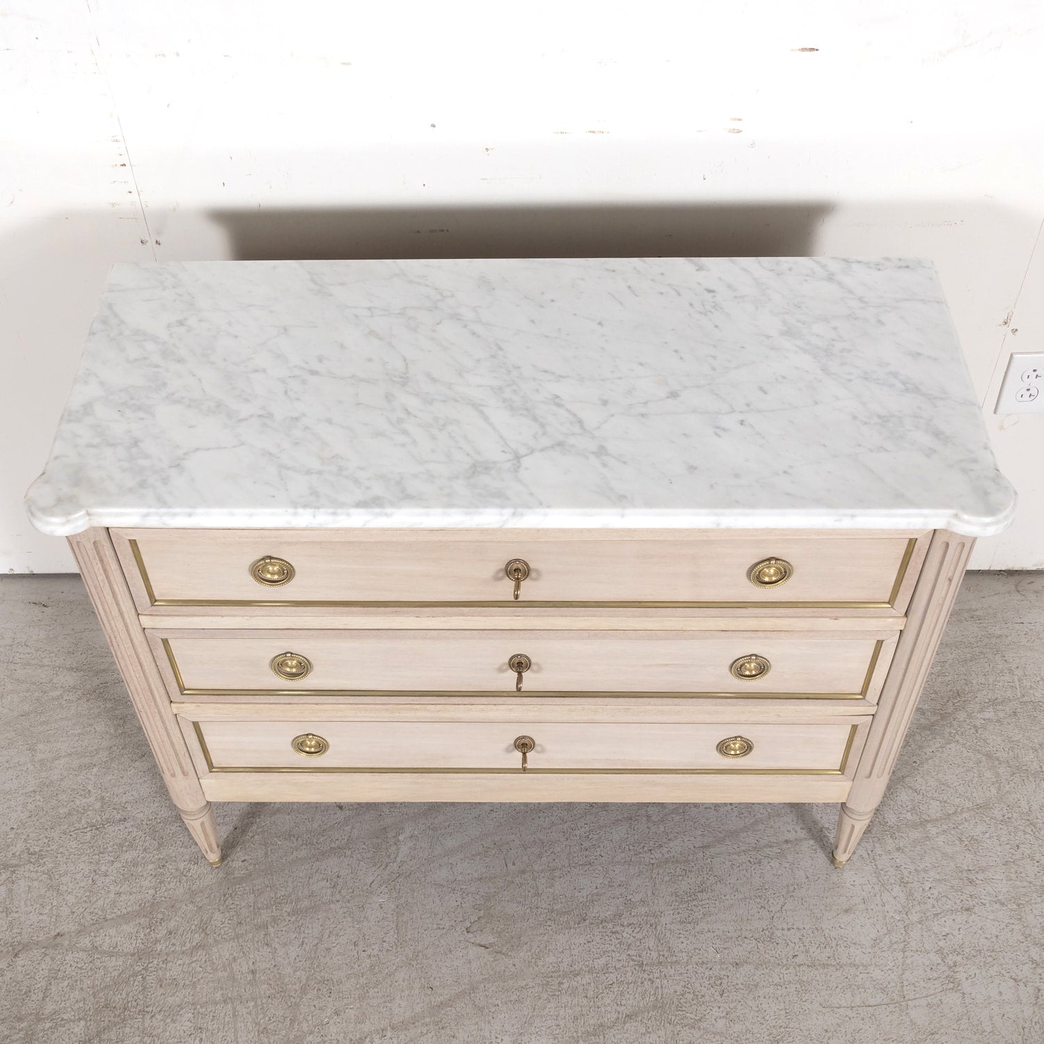 Early 20th Century French Louis XVI Style Bleached Mahogany Commode with Carrara Marble Top