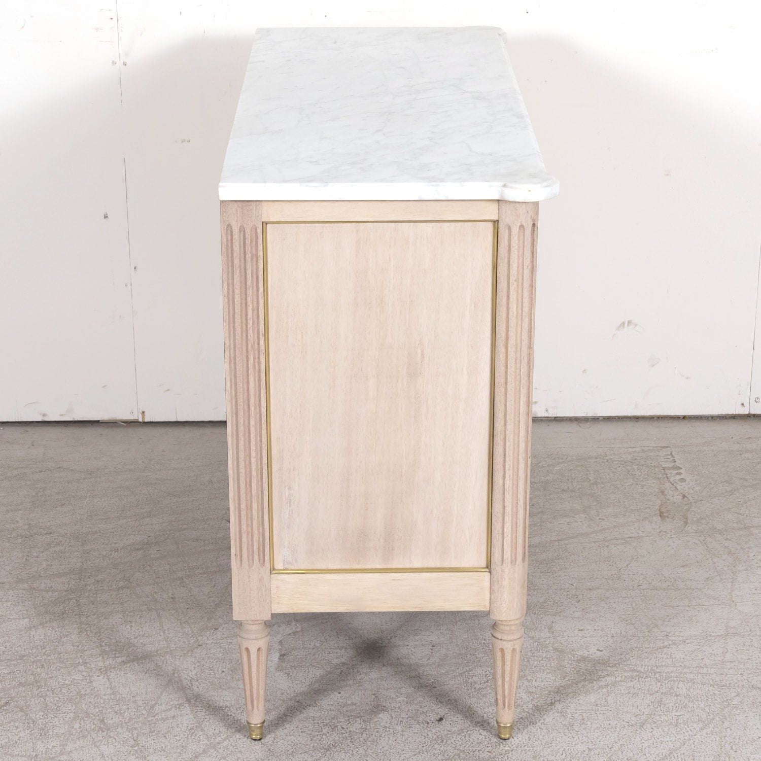 Early 20th Century French Louis XVI Style Bleached Mahogany Commode with Carrara Marble Top
