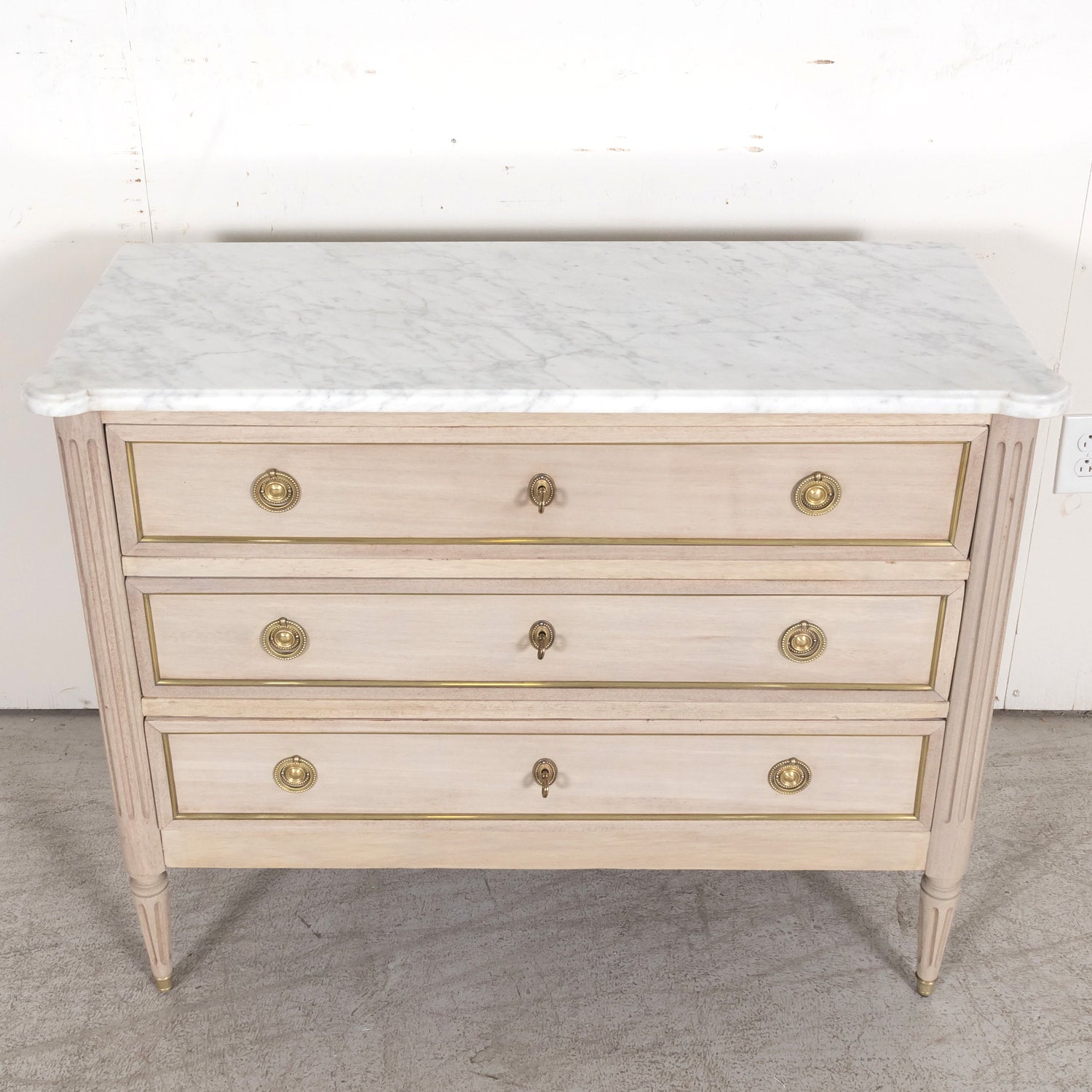 Early 20th Century French Louis XVI Style Bleached Mahogany Commode with Carrara Marble Top