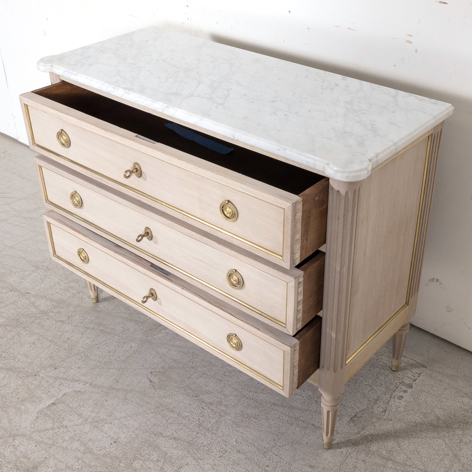 Early 20th Century French Louis XVI Style Bleached Mahogany Commode with Carrara Marble Top
