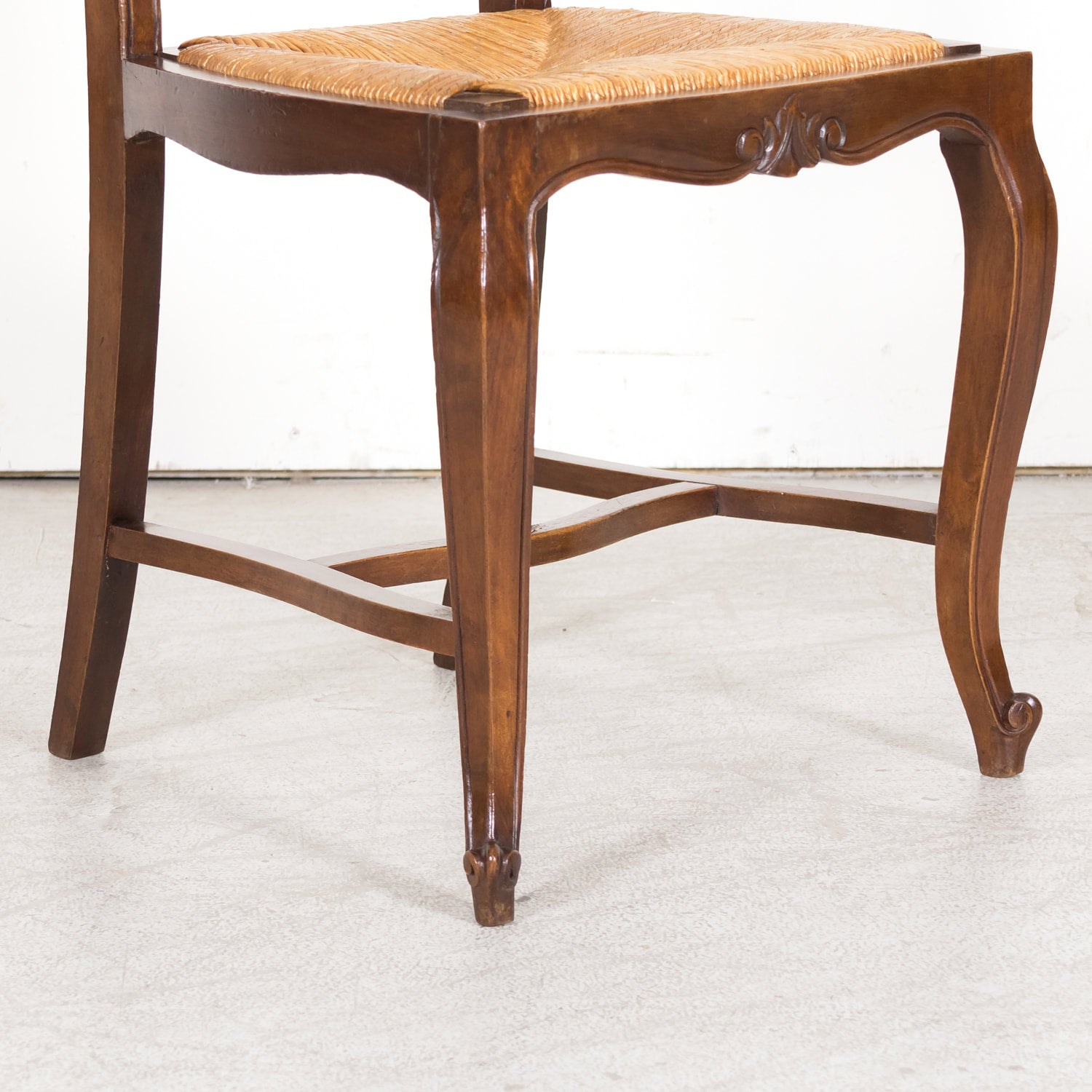 19th Century Country French Louis XV Style Walnut Ladder Back Dining Chairs with Rush Seats, Set of Eight