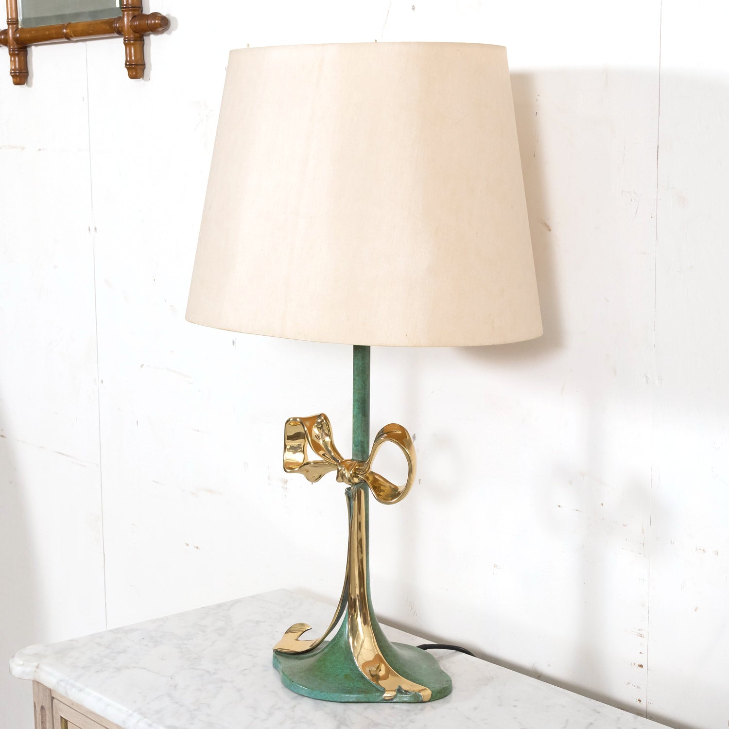 Vintage 20th Century Enameled Bronze Ribbon Table Lamp by Valentí Spain, Signed