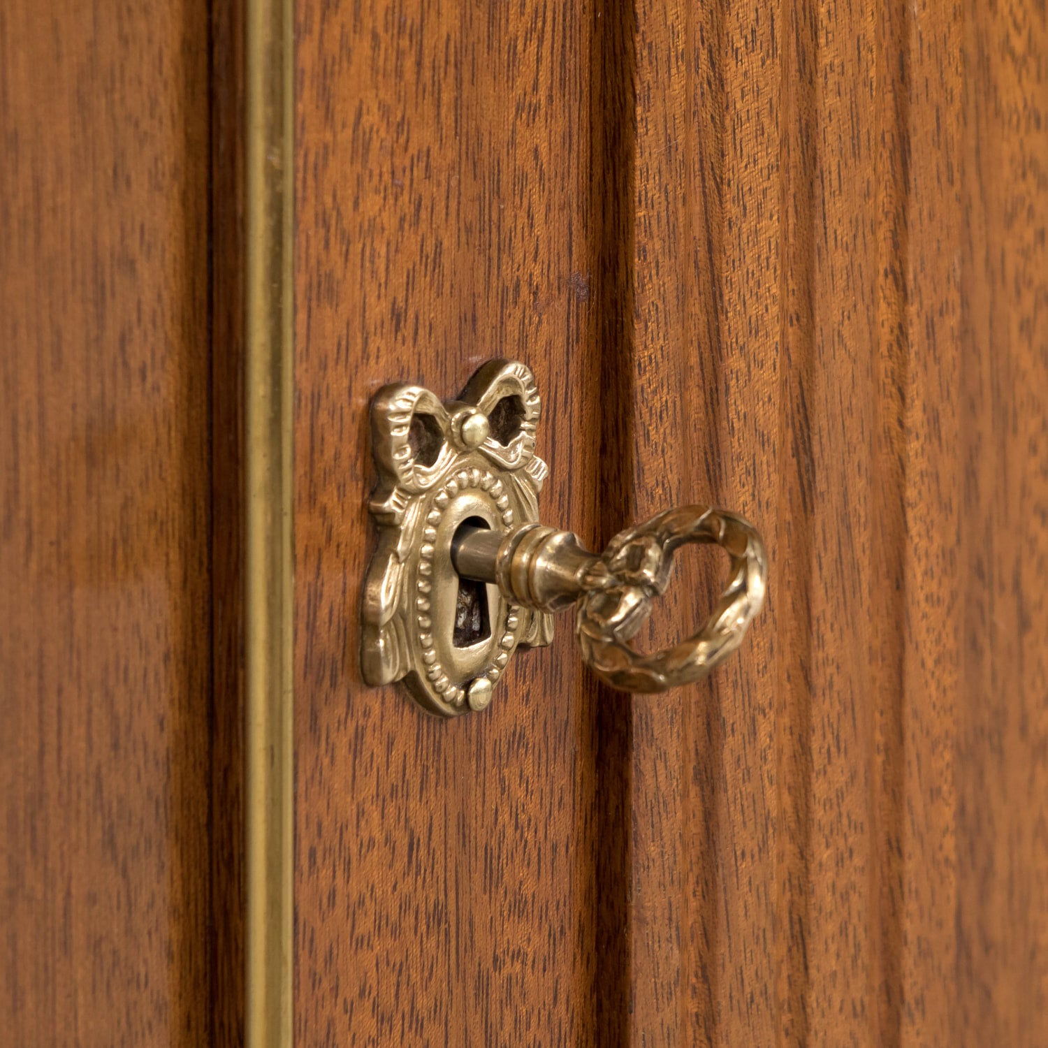 Early 20th Century Antique French Louis XVI Style Mahogany Enfilade Buffet with Carrara Marble Top