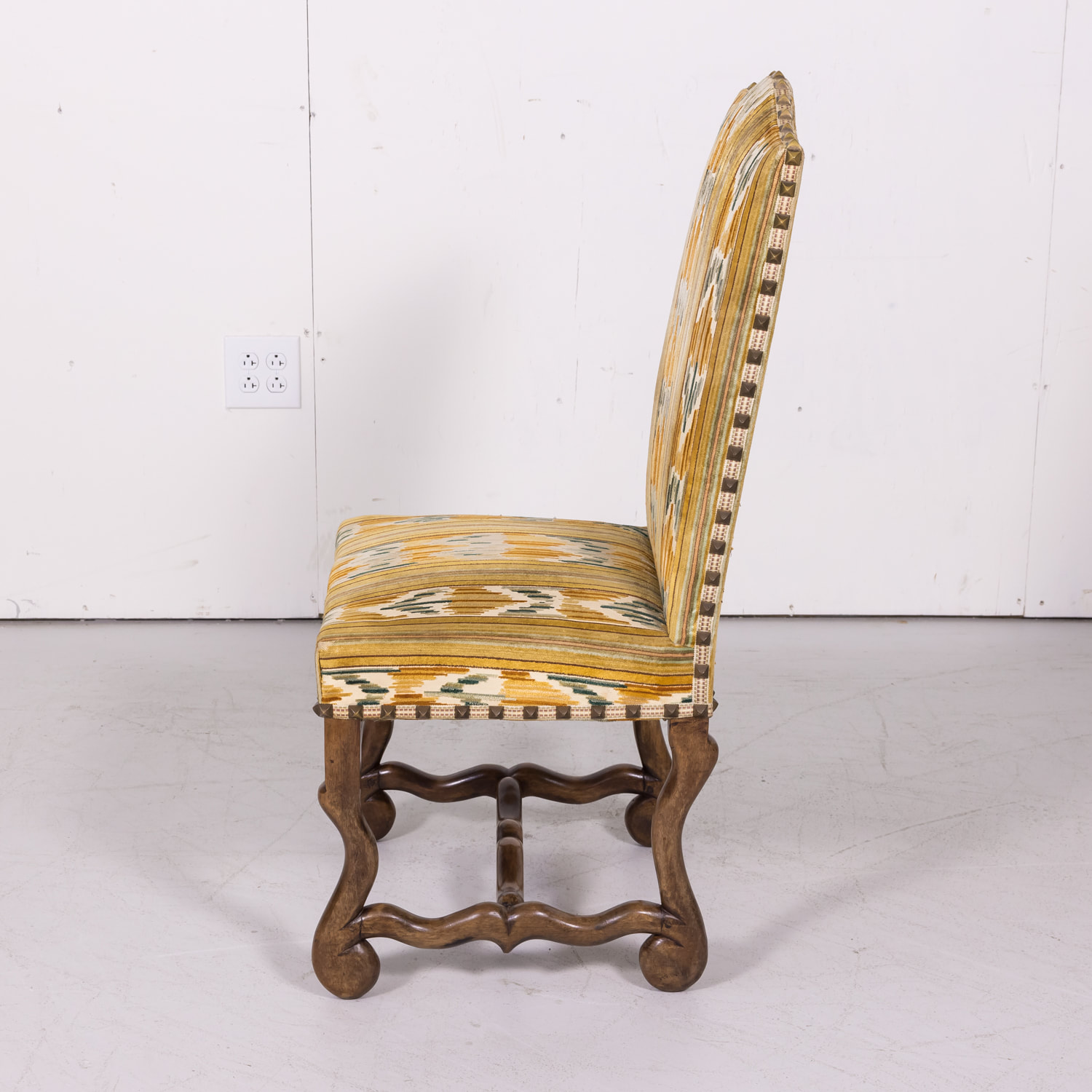 A French Louis XIII Style Walnut Arm Chair – Avery & Dash Collections